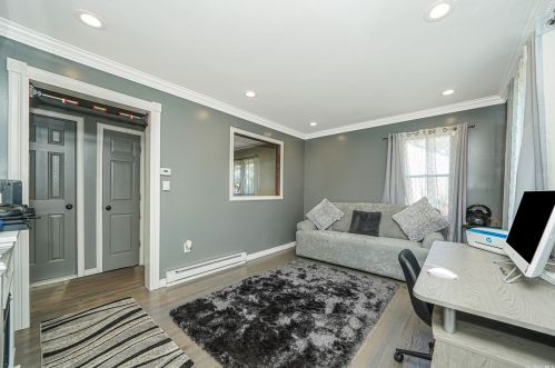 45 Booker Ave, Wheatley Heights NY  11798-4502 exterior