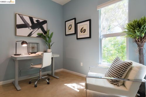 115 Glashaus Loop, Oakland CA 94608-1298 exterior