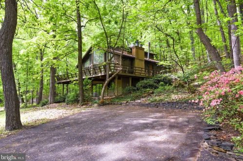 3696 Mountain Rd, Haymarket, VA 20169-1734