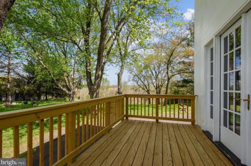 20209 St Louis Rd, Purcellville VA  20132-4905 exterior