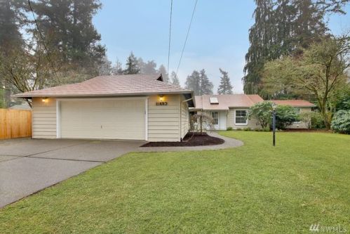 11623 Interlaaken Dr, Lakewood, WA 98498-5525
