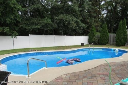 134 Smith Cir, Point Pleasant Beach, NJ 08742-5415