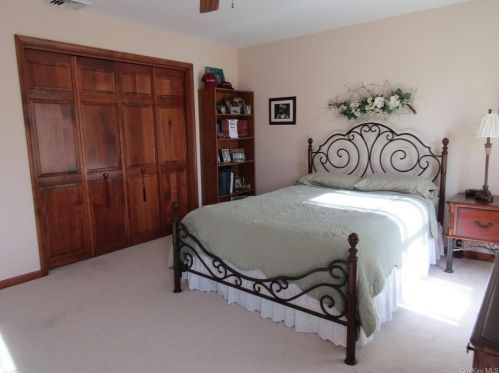 13 Liberty Ct, Montgomery NY  12549-2041 exterior