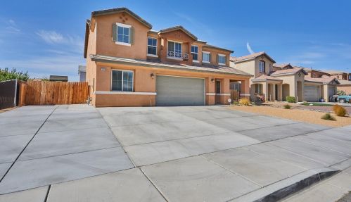 12639 Botella St, Victorville, CA 92394-9562