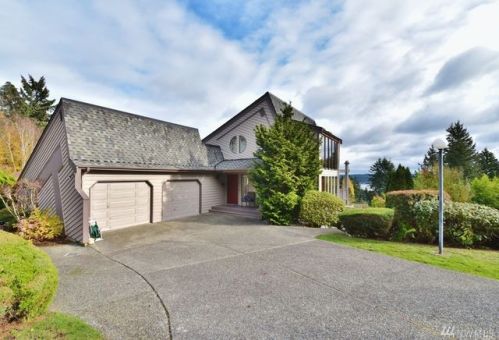 4917 82nd St, Silverdale, WA 98383-9205