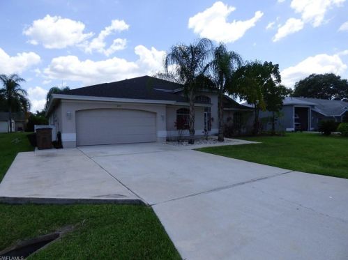 692 Covey Ln, Lehigh Acres, FL 33974-5971
