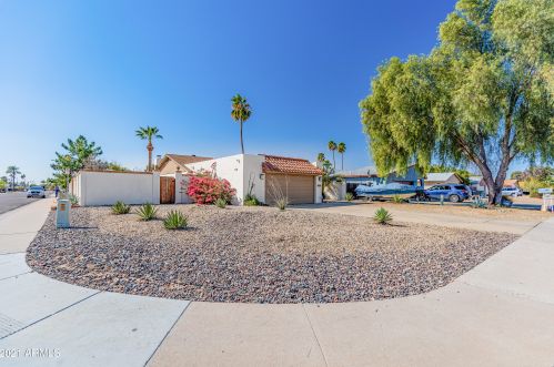 5303 Mountain View Rd, Glendale, AZ 85302-2201