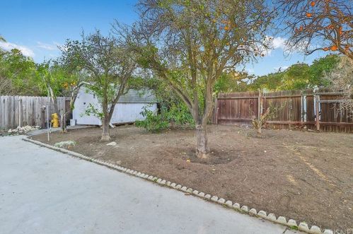 1229 Carmel Dr, Simi Valley CA 93065-4118 exterior