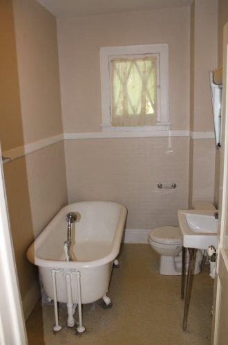 573 Main St, Wilmington OH  45177-2122 exterior