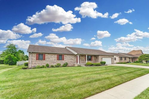 1560 Courtney Dr, Washington Ch, OH 43160-8920