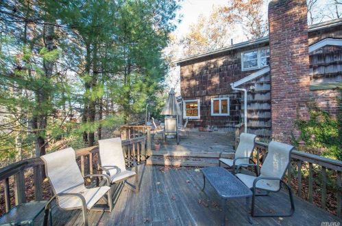 7 Ryder Ct, Huntington Station NY 11746-6142 exterior