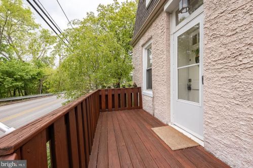 672 Manatawny St, Pottstown, PA 19464-9407