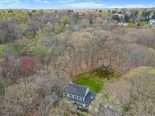 190 Briscoe Rd, New Canaan CT  06840-2303 exterior