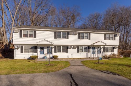 65 6th St, Dover, NH 03820-3049