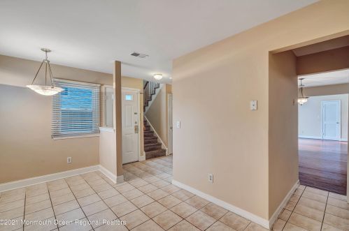 13 Jennings Ct, East Freehold NJ  07728-4320 exterior