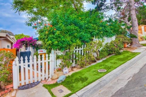 3445 Talbot St, San Diego, CA 92106-2945