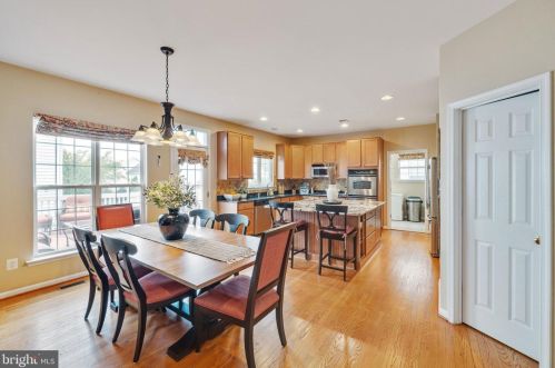 8701 Lords View Loop, Gainesville VA  20155-5806 exterior