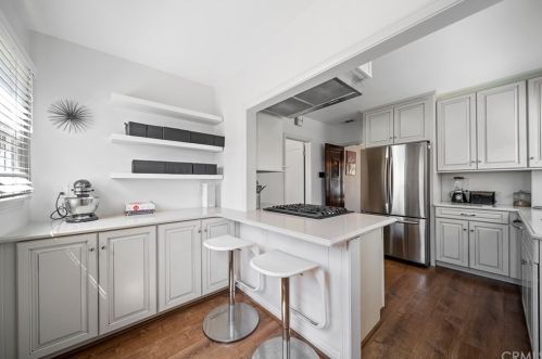 2111 Eucalyptus Ave, Long Beach CA  90806-4518 exterior