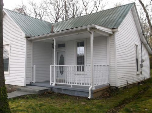 110 Main St, White Bluff, TN 37187-9170