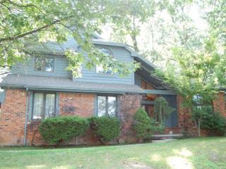 2844 Stoneleigh Dr, Toledo OH  43617-1358 exterior