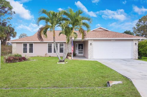 1811 Camden St, Fort Pierce, FL 34952-6710