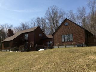 1707 Hidden Valley Rd, North Shaftsbury, VT 05262-9300