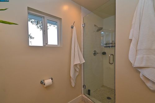 122 El Toyonal, Orinda CA  94563-2133 exterior