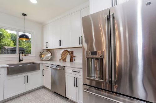 28 Talcott Rd, Glastonbury CT  06033-2919 exterior