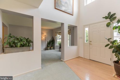 103 Ladds Ln, West Deptford, NJ 08093-2319