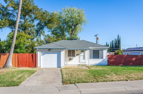 3665 Lowry Dr, North Highlands, CA 95660-4914
