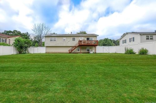 22 Hickory Ln, Garnerville NY  10923-1906 exterior