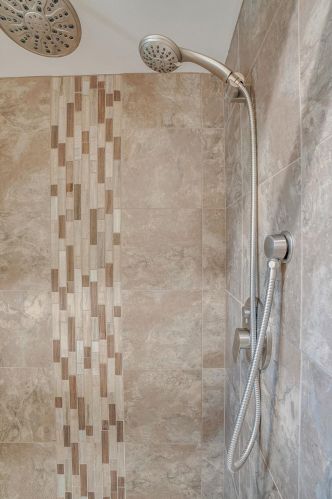 252 Lake St, Nashua NH  03060-4133 exterior