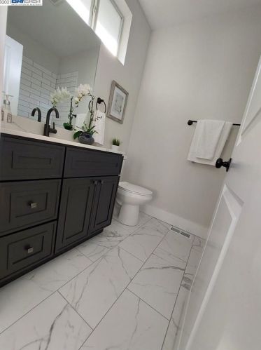 1324 76th Ave, Oakland CA  94621-2734 exterior