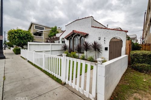 757 Redondo Ave, Long Beach CA  90804-5140 exterior