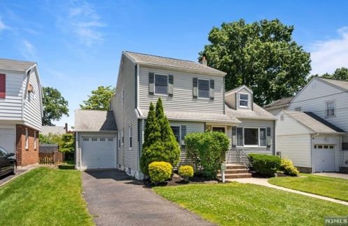 121 Romaine Ave, Maywood, NJ 07607-1948