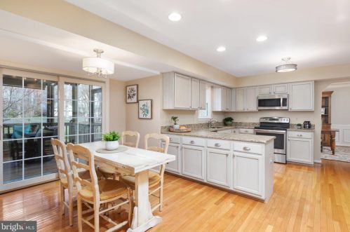 13150 Rounding Run Cir, Herndon, VA 20171-3907