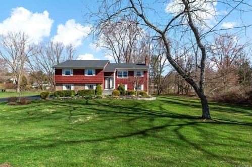 1260 Whitehill Rd, Yorktown Hgts, NY 10598-3641