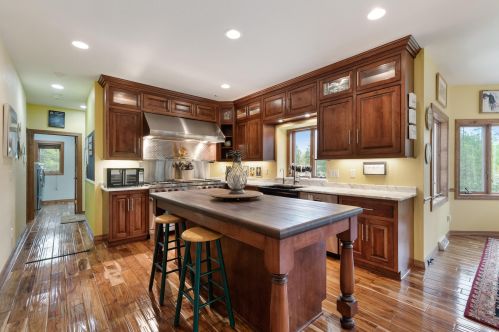 1016 Wallace Lake Rd, West Bend, WI 53090-8943