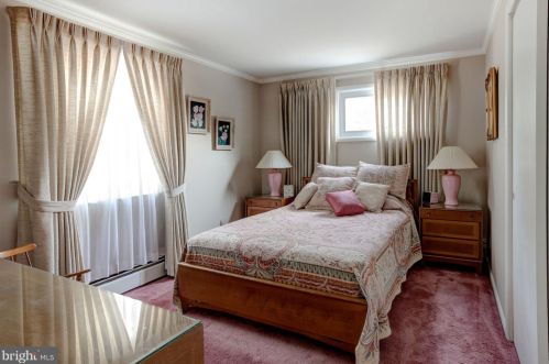 848 Woodlawn Dr, Lansdale PA  19446-4516 exterior