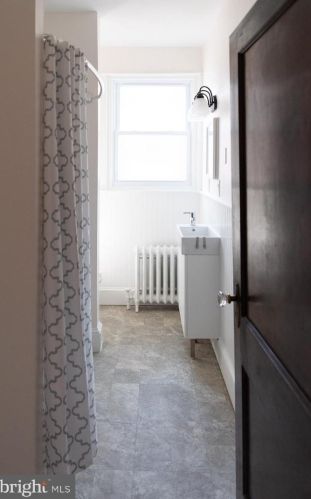 540 Chew Ave, Philadelphia PA 19120-2465 exterior