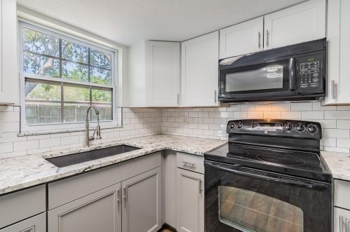 3427 Coldwell Dr, Tarpon Springs FL  34691-4836 exterior