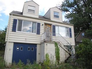 104 Lindley Ln, Pittsburgh, PA 15237-1896