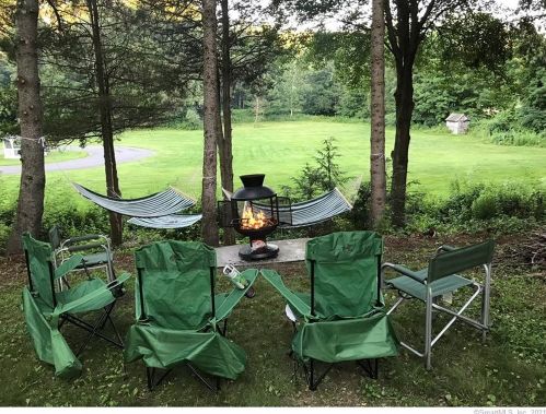 45 White Oak Rd, Woodbury, CT 06798-2833