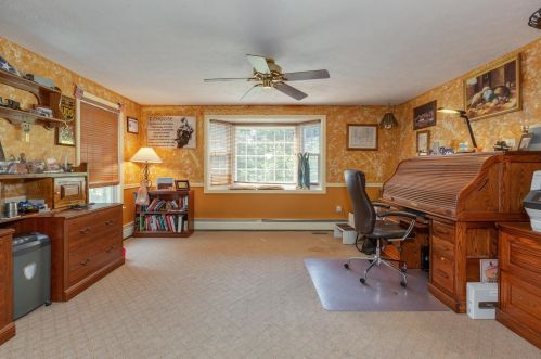 4 Rockwood Ln, Londonderry NH  03053-6104 exterior