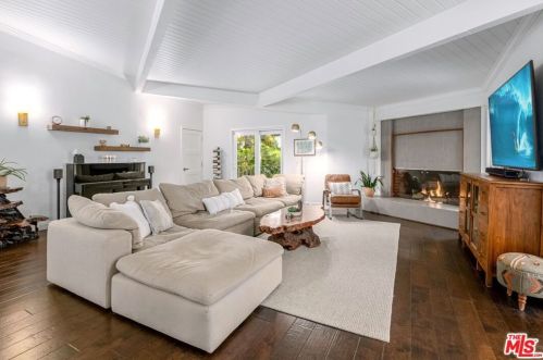 3617 Woodcliff Rd, Van Nuys, CA 91403-5048