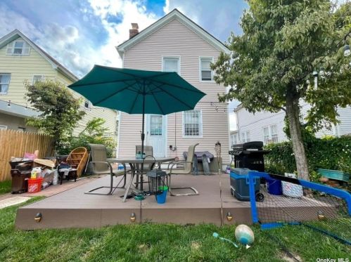 97-21 221st St, Jamaica, NY 11429-1218