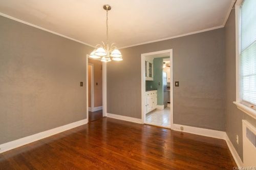 22 Circular Rd, Poughkeepsie NY 12601-4635 exterior