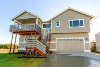 4375 Salt Spring Dr, Ferndale, WA 98248-9019