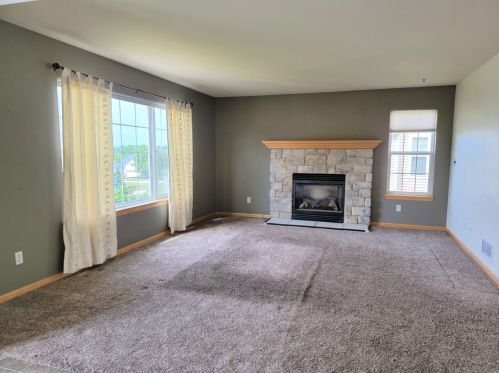 220 Jersey Cir, Waukesha, WI 53188-2670