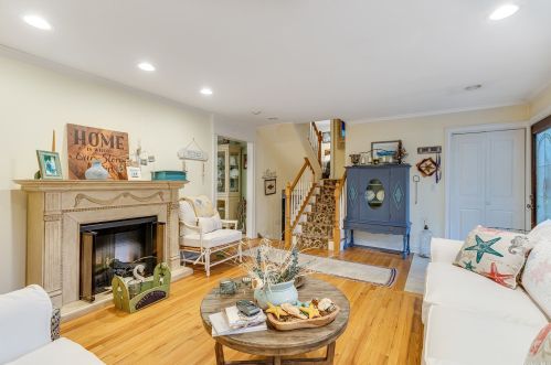 49 Crystal Beach Blvd, Moriches NY  11955-1909 exterior